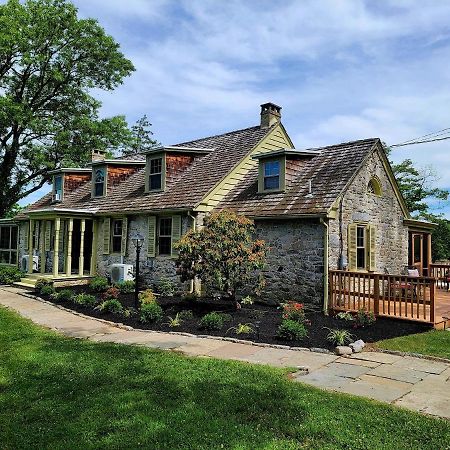 Downingtown Manor - 1900S Farmhouse With Creek Views Exterior photo