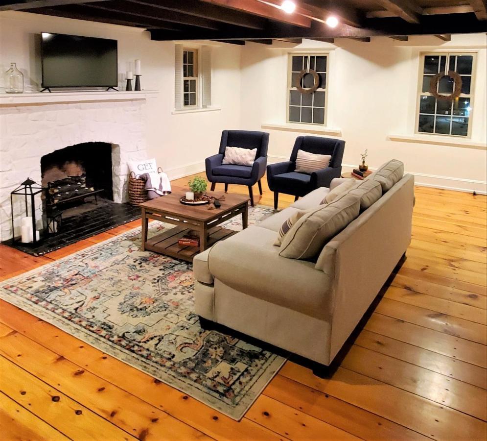 Downingtown Manor - 1900S Farmhouse With Creek Views Exterior photo