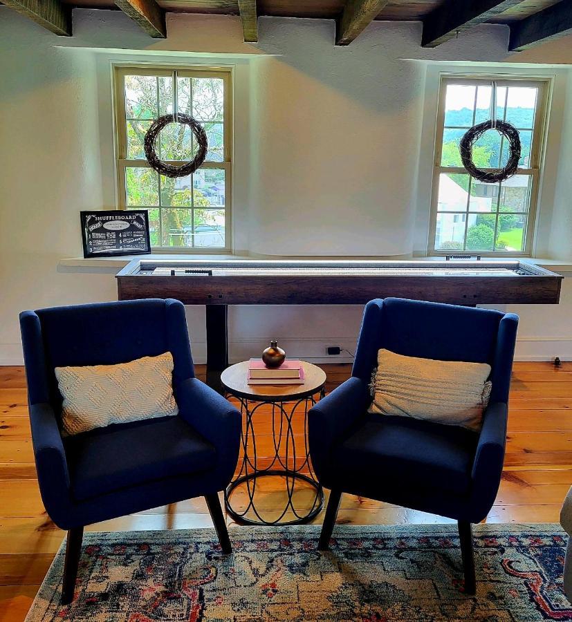 Downingtown Manor - 1900S Farmhouse With Creek Views Exterior photo
